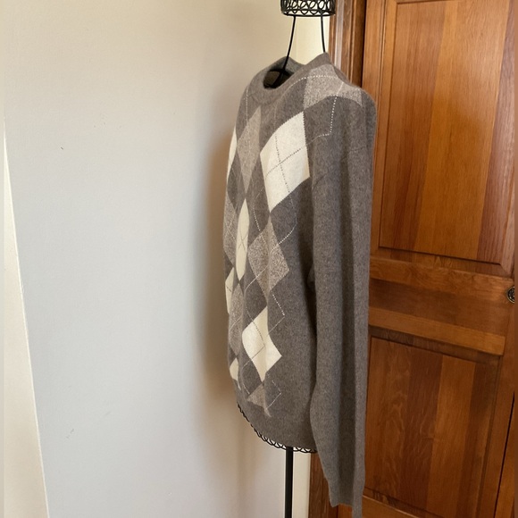 Men's Classic Argyle Crewneck Sweater - brown and cream, Medium - Picture 3 of 5